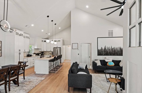 Loring Heights House | Luxury Executive Midtown home near Atlantic Station