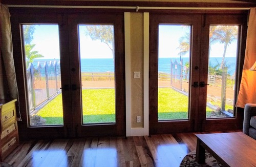 Hakalau House | Luxury Oceanfront Apartment Gated Cliffside Estate - Solar - Beach 10m walk