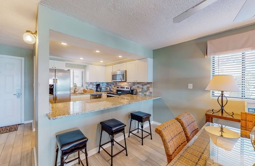 Miramar Beach Condo | Luxury, oceanfront condo with outdoor pool & patio - snowbird-friendly