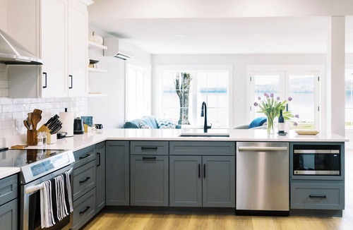 Roxbury House | Luxury Roxbury Pond Lakefront