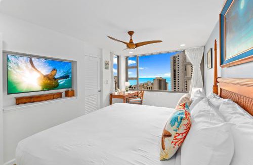 Waikiki Apartment | Luxury Suite with Ocean View in Waikiki, Free Parking!