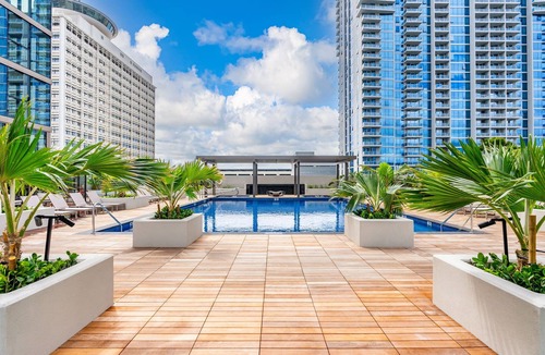 Ala Moana Condo | Magic Island/Beach Park Views