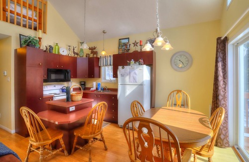 Oquossoc House | Mahara 1 - Nice home with Rangeley Lake access in the summer