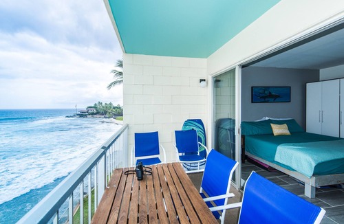Makaha Condo | Makaha Ocean Lullaby. The famous Makaha surf beach!