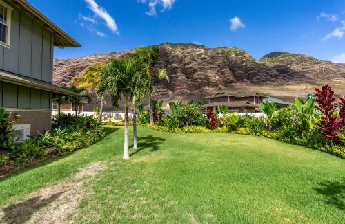 Makaha Valley House | @Marbella Lane-Pōmaika'i LoveNest Ocean+MT View