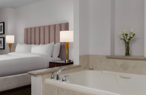 Las Vegas Resort | Marriott's Grand Chateau - Many Dates Available!