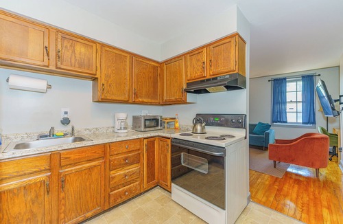 Downtown Albany House | Massive 5BD/4BA 3-Story Duplex @ Downtown Albany