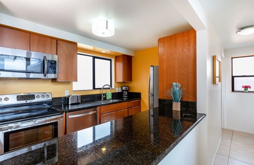 Maalaea Condo | Maui beachfront, steps to the sand!*Hono Kai C1*