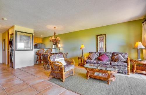 Maunaloa Apartment | Maunaloa Vacation Rental - Walk to Kepuhi Beach!