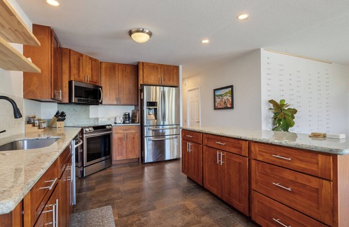 Manoa House | Mid-Century Modern Manoa Home with a Mountain View