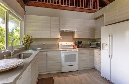 Kahuku House | Moani Kai - Beach, Pickleball, AC, 2 Kitchens