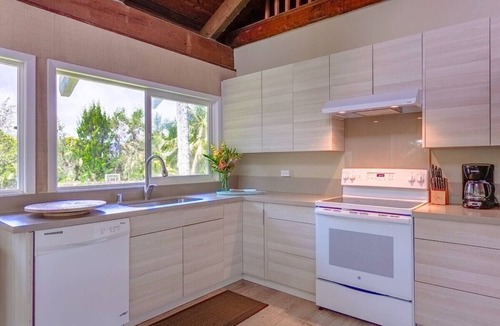 Kahuku House | Moani Kai - Beach, Pickleball, AC, 2 Kitchens