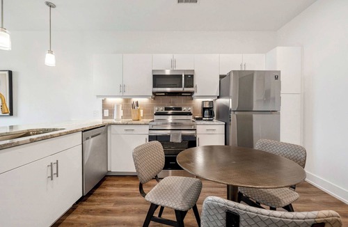 SoNo Apartment | Modern 1B1B Apartment with Private Balcony