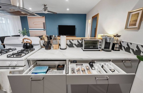 Downtown Los Angeles House | Modern 1BD w/Gated Parking, Laundry, AC, Fast Wifi, – Near USC