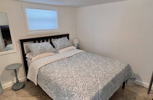 Pembroke Park House | Modern 3 Bedroom House with Lake View Mins from Beach and Casino