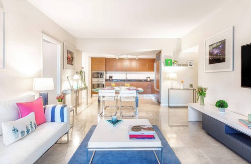 Downtown Miami Apartment | Modern Brickell Suite | Walk to City Center