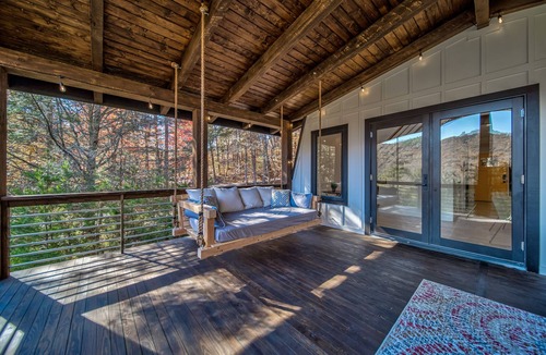 Hiawassee Cabin | Modern Cabin, Great View, Pet-Friendly, Close to town