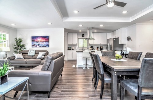 North Decatur House | Modern Contemporary 3BR Getaway Near ATL Pool HotTub BBQ