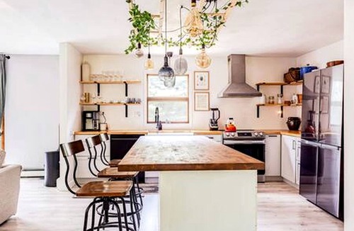 Eldred Cottage | Modern Dog-Friendly Cottage with Elegant Design Ideal for Families in NY