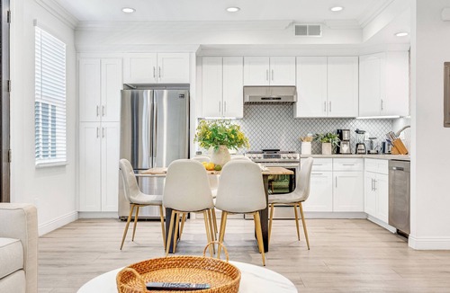 Mid Central House | Modern Luxury Pasadena Townhome Prime Location