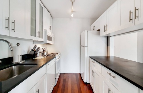 Gramercy Apartment | Modern One Bed In Gramercy Park High-Rise