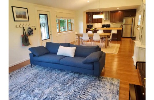 Highland House | Modern Ranch: Heated Pool & Fire Pit, Pizza oven, Grill, Screened-in Porch