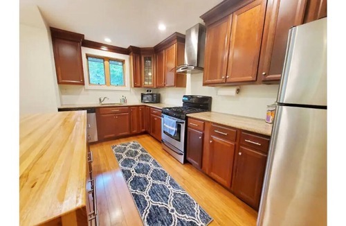 Highland House | Modern Ranch: Heated Pool & Fire Pit, Pizza oven, Grill, Screened-in Porch