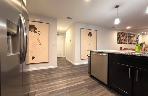Riverside House | Modern Riverside Home Sleeps 8 Near Downtown