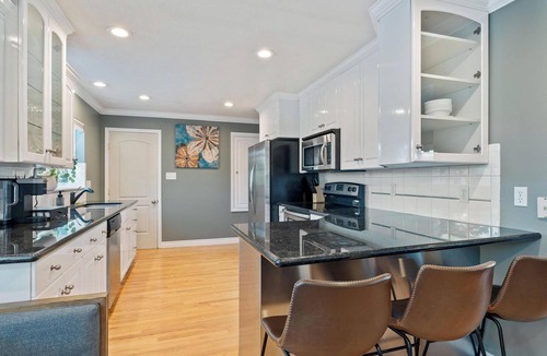 Salt Lake City House | Modern Suburban Getaway: Backyard ~ Hot Tub ~ BBQ! Close to Mountains/Downtown