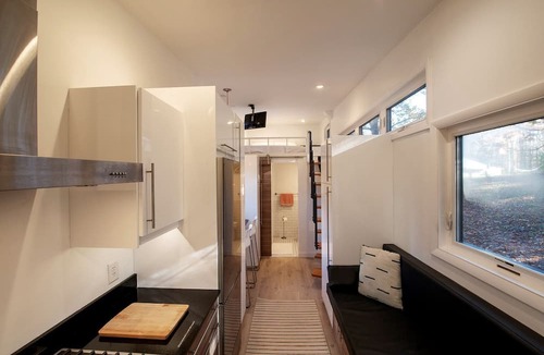 Woodridge Cabin | Modern Tiny House Surrounded by Nature near the Catskill Park for a Unique Glamping Experience in Woodridge, New York