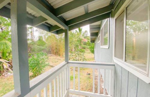 Keaau Apartment | Monstera Bungalow, Spacious, King Bed, Big Kitchen