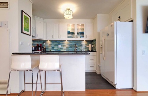 Waikiki Condo | Monthly Discovery Bay 2719 Ocean/Sunset/Marina/City Views 1 Bdrm 1 Kng Bed