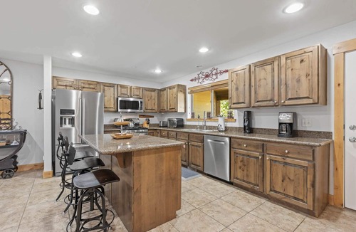 Bear Hollow Village House | Moose Management at Bear Hollow 5667: Pvt Hot Tub, BBQ, PS4, Fireplace, 5min to
