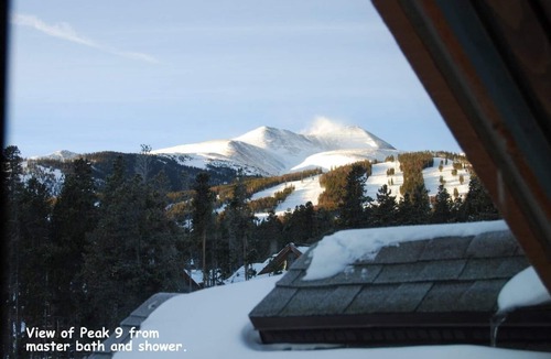 Four O'Clock House | Mountain Living at its Finest! Ski-In-and-Out, Pvt Hot Tub, Jacuzzi, Sleeps 9