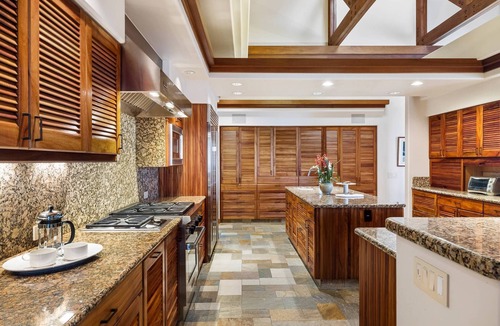 Holualoa House | Mountain Retreat, Ocean views, Pool with Hot tub, Minutes to Kona Town