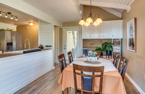 Sunset House | Mountain Views, Peaceful Waterfall 3 King Bedrooms
