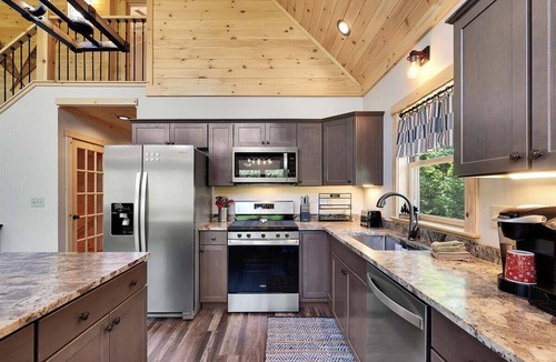 Bethel House | Mountainside Chalet Retreat | Hot Tub | Fireplace | Pool Table | Screened Porch
