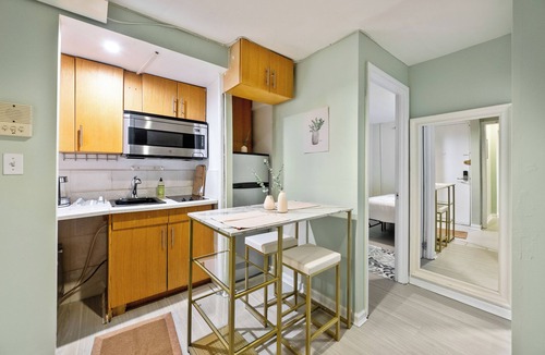 Rose Hill Apartment | Murray Hill 2BR with Private Outdoor Space & Laundry
