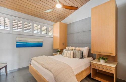 Napili House | Napili Shores H262 · NS H262 BeachFront Condo Ocean Views Pool H