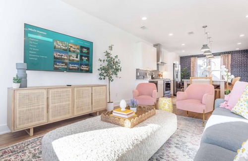 Talbot's Corner House | Nashville rooftop hot tub house with skyline views | sleeps 12 | 4 bedrooms