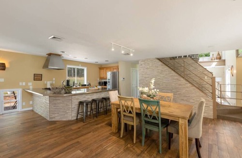 Monroe House | Nature Getaway: Charming Villa Near Trails and Parks
