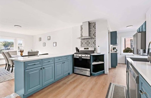 New Rochelle House | Near NYC ~ Fire pit, Backyard & Parking