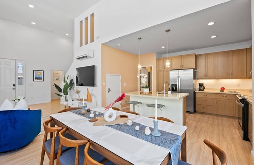 Makaha Valley House | New Build + Ocean Views + Yard | 10 Min to Beach | Ocean Escape