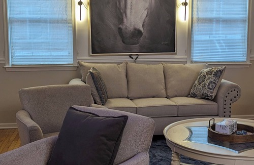 Wilmington House | New Construction 3-bedroom townhome 3 queen beds with central AC and WiFi