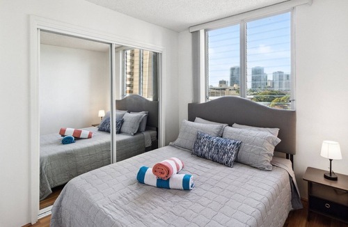 Tantalus Condo | NEW LISTING! Makiki's Delightful Pet Friendly home near Honolulu Museum of Art by RedAwning