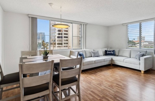 Tantalus Condo | NEW LISTING! Makiki's Delightful Pet Friendly home near Honolulu Museum of Art by RedAwning