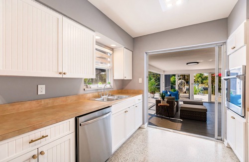 Edgewater House | NEW MODERN 4/3 WATERFRONT HEATED POOL GULF ACCESS FLORIDA HOME