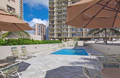 Honolulu Condo | NEW RATE! Very Uniqe 3 Min. walk to most popular section of Waikiki Beach.