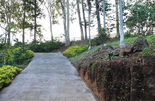 Mililani House | NEWLY LISTED: Secluded Tree House Hideaway 2-bedroom duplex in Honolulu!