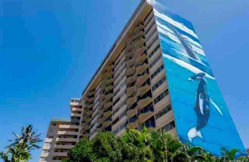 McCully - Moiliili Apartment | NEWLY Remodeled 2 BDRM Queen